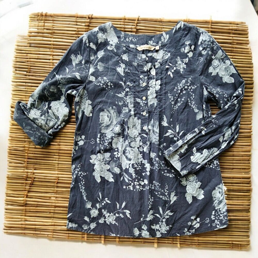 Soft Surroundings Tuberosa Tunic Top Med Gray Floral Roll Tab Sleeve Pin Tuck - Picture 2 of 8